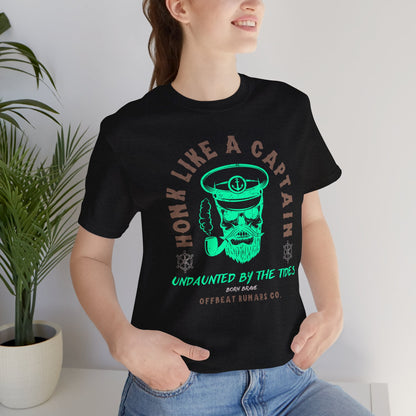 Toca la bocina como un capitán ᚾ THE OFFBEAT RUNARS CO. Camiseta de manga corta Unisex Jersey