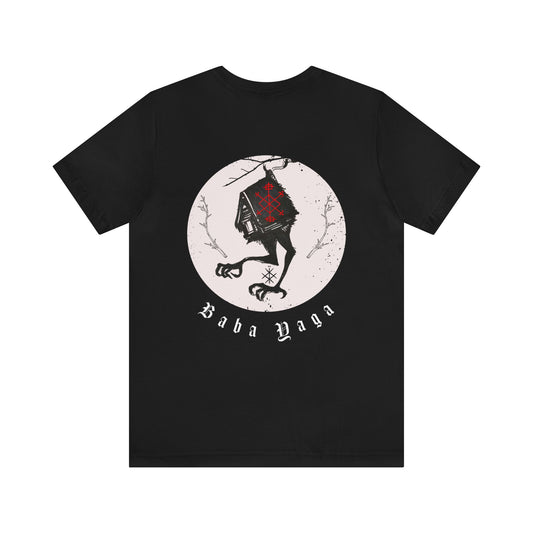 Baba Yaga Hut con patas de pollo Atrás ᚾ THE OFFBEAT RUNARS CO. Camiseta de manga corta Unisex Jersey