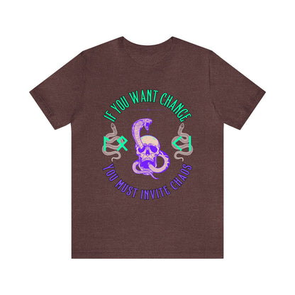 Si quieres un cambio, debes invitar al caos Purple Mint ᚾ THE OFFBEAT RUNARS CO. Camiseta de manga corta unisex Jersey